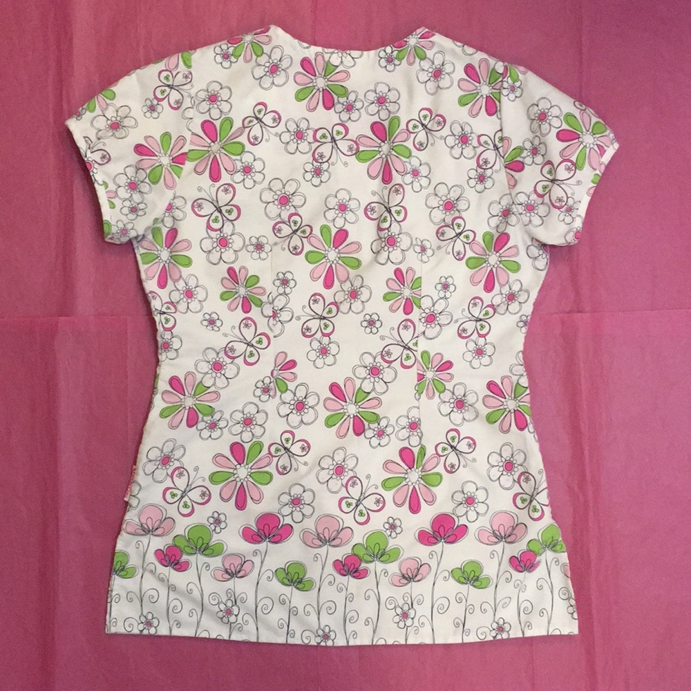 White Cross Floral Scrub Top Size X-Small - Picture 2 of 3